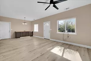 4581 Meadow Way, Olivehurst, CA 95961 - Photo 7