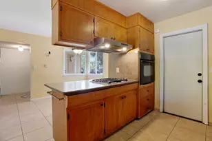 8348 Edgefield Way, Stockton, CA 95209 - Photo 13