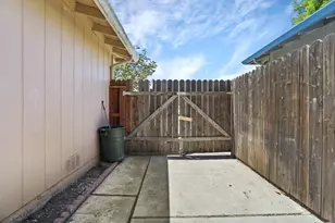 8348 Edgefield Way, Stockton, CA 95209 - Photo 33