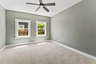 1045 35th St, Sacramento, CA 95816 - Photo 25