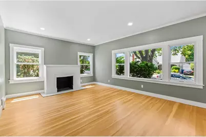 1045 35th Street, Sacramento, CA 95816 - Photo 7