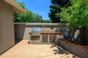 9516 Golf Course Ln, Elk Grove, CA 95758 - Photo 61