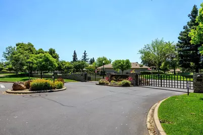 9516 Golf Course Lane, Elk Grove, CA 95758 - Photo 15