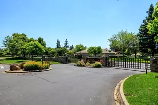 9516 Golf Course Ln, Elk Grove, CA 95758 - Photo 15