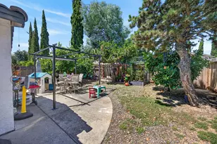 137 Majorca Cir, Sacramento, CA 95823 - Photo 23