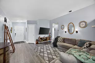 137 Majorca Cir, Sacramento, CA 95823 - Photo 7