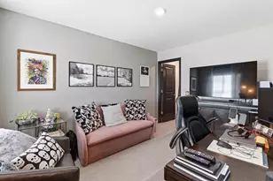 8256 Schellhous Dr, Roseville, CA 95747 - Photo 19