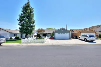 6024 Soares Place, Riverbank, CA 95367 - Photo 5