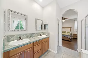 9445 Loire Valley Way, Elk Grove, CA 95624 - Photo 15