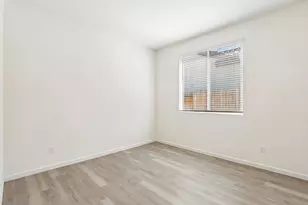 9471 Pasaje Pl, Elk Grove, CA 95624 - Photo 29