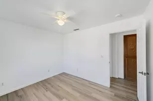 8647 Little Wood Cir, Elk Grove, CA 95624 - Photo 37