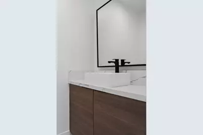1429 W Street, Sacramento, CA 95818 - Photo 9