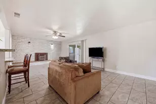 1214 E Mesa Ave, Fresno, CA 93710 - Photo 7