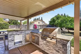 7064 Riverside Blvd, Sacramento, CA 95831 - Photo 43