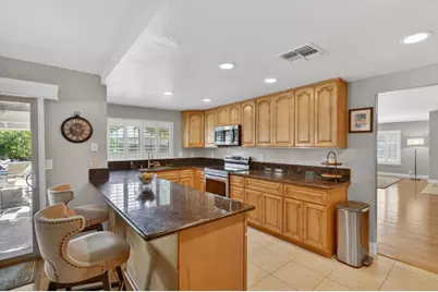 7064 Riverside Boulevard, Sacramento, CA 95831 - Photo 13