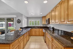 7064 Riverside Blvd, Sacramento, CA 95831 - Photo 9