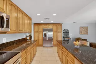 7064 Riverside Blvd, Sacramento, CA 95831 - Photo 11