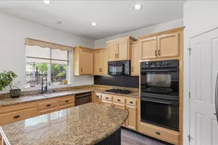6070 Orchard View Dr, Elk Grove, CA 95757 - Photo 11