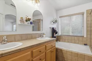 6070 Orchard View Dr, Elk Grove, CA 95757 - Photo 27