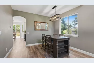 6070 Orchard View Drive, Elk Grove, CA 95757 - Photo 9