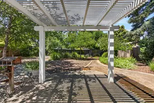 1310 Carnation Ct, Roseville, CA 95661 - Photo 29