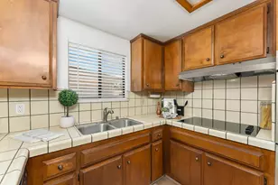 96 Parkshore Cir, Sacramento, CA 95831 - Photo 21