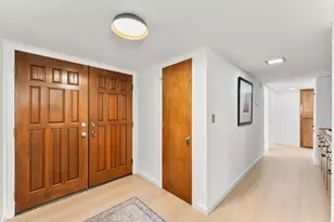 96 Parkshore Cir, Sacramento, CA 95831 - Photo 9