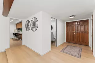 96 Parkshore Cir, Sacramento, CA 95831 - Photo 13