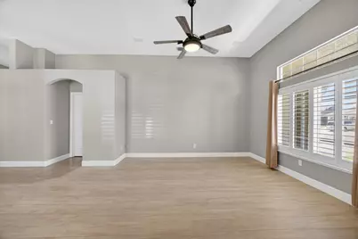 1123 Thornbridge Drive, Galt, CA 95632 - Photo 7