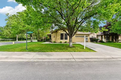 1040 Waterford Drive, West Sacramento, CA 95605 - Photo 1