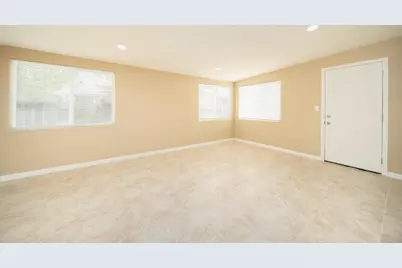 214 N Santa Clara Street, Los Banos, CA 93635 - Photo 5