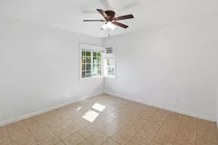 889 E 23rd St, Merced, CA 95340 - Photo 3
