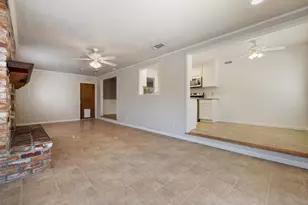 253 E Canterbury Dr, Stockton, CA 95207 - Photo 9
