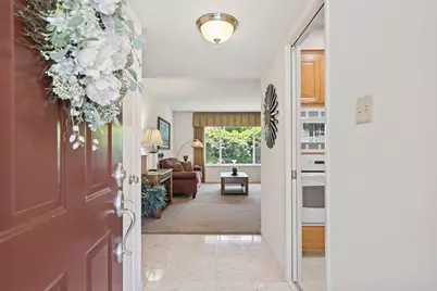 978 Greenhurst Way, Sacramento, CA 95831 - Photo 5