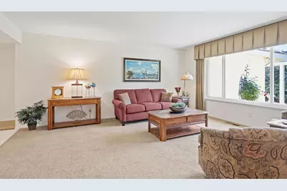 978 Greenhurst Way, Sacramento, CA 95831 - Photo 9