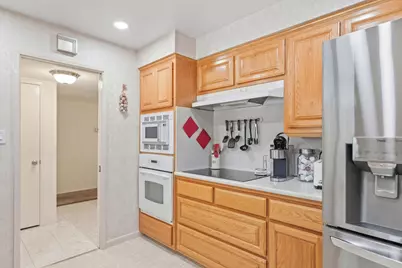 978 Greenhurst Way, Sacramento, CA 95831 - Photo 13