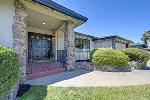 945 Trestle Glen Way, Sacramento, CA 95831 - Photo 3