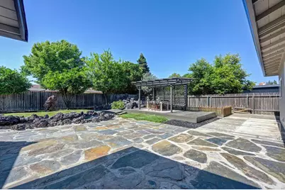 945 Trestle Glen Way, Sacramento, CA 95831 - Photo 37