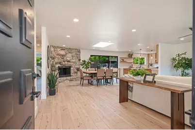 945 Trestle Glen Way, Sacramento, CA 95831 - Photo 5