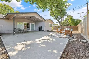 2424 W Fairview Ct, Visalia, CA 93277 - Photo 47