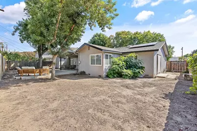 2424 W Fairview Court, Visalia, CA 93277 - Photo 51