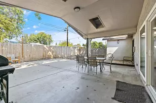 2424 W Fairview Ct, Visalia, CA 93277 - Photo 45