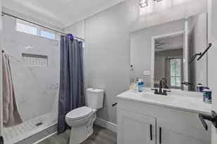 2424 W Fairview Ct, Visalia, CA 93277 - Photo 33