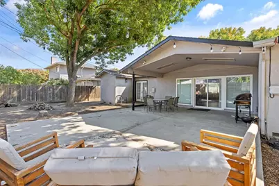 2424 W Fairview Court, Visalia, CA 93277 - Photo 49