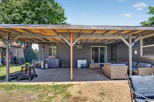 7524 Fruitridge Rd, Sacramento, CA 95820 - Photo 29