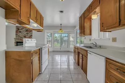 631 W Minnesota Avenue, Turlock, CA 95382 - Photo 7