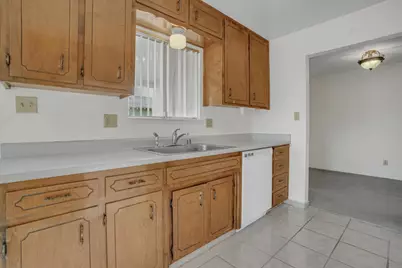 631 W Minnesota Avenue, Turlock, CA 95382 - Photo 9
