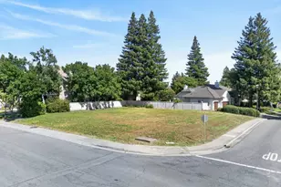 7701 E Shore Dr, Sacramento, CA 95831 - Photo 1