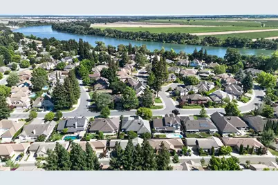 7701 E Shore Drive, Sacramento, CA 95831 - Photo 9