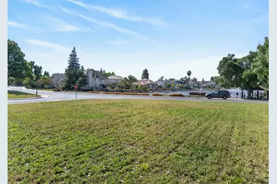 7701 E Shore Drive, Sacramento, CA 95831 - Photo 15